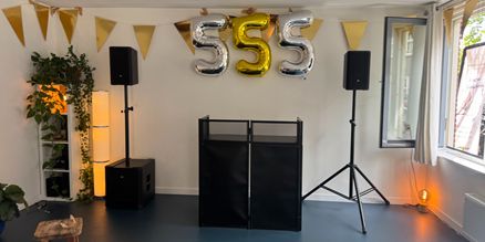 Jubileumviering met muziek en verlichting Complete licht- en geluidsset huren voor jubileumfeest