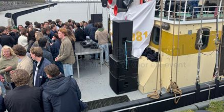 Speakers huren voor Bootfeest | Krachtig geluid op water Speakers huren voor bootfeest met krachtige geluidsinstallatie op boot of sloep