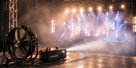 Ventilator voor haze en lichtshow huren | SpeakerVerhuur.nl Professionele ventilator voor een gelijkmatig haze-effect waardoor lichtbundels en lasers optimaal zichtbaar worden.
