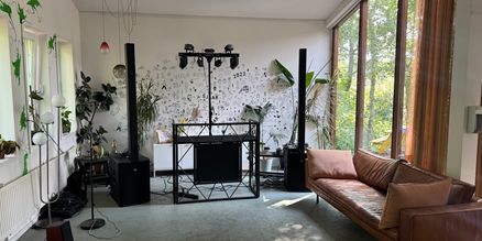 Licht en Geluid Huren voor Verjaardagsfeest | Feestverlichting & Krachtige Speakers Huur professionele licht- en geluidsapparatuur voor een geslaagd verjaardagsfeest. Complete sets met speakers, microfoons en feestverlichting voor jong én oud.