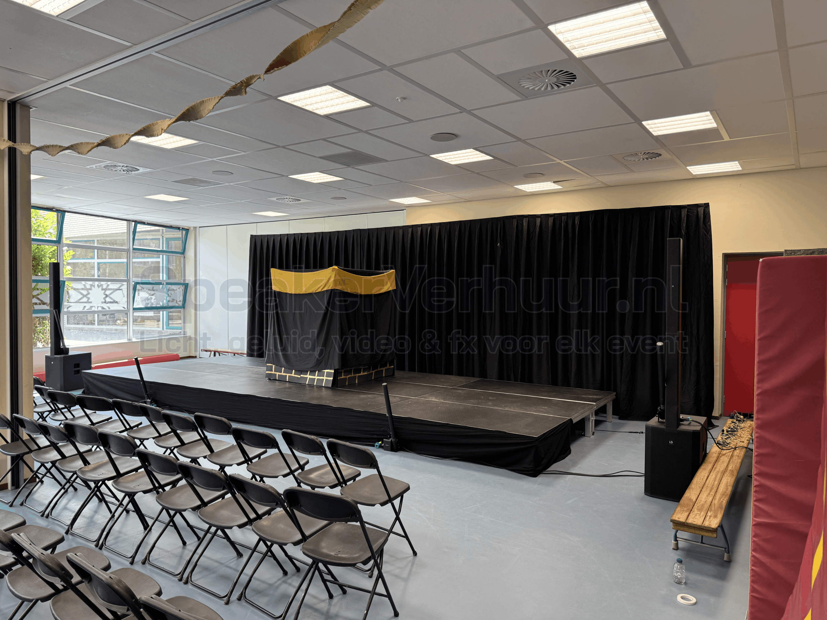 Podium huren voor musical, theaterproductie, schoolvoorstelling en live optreden