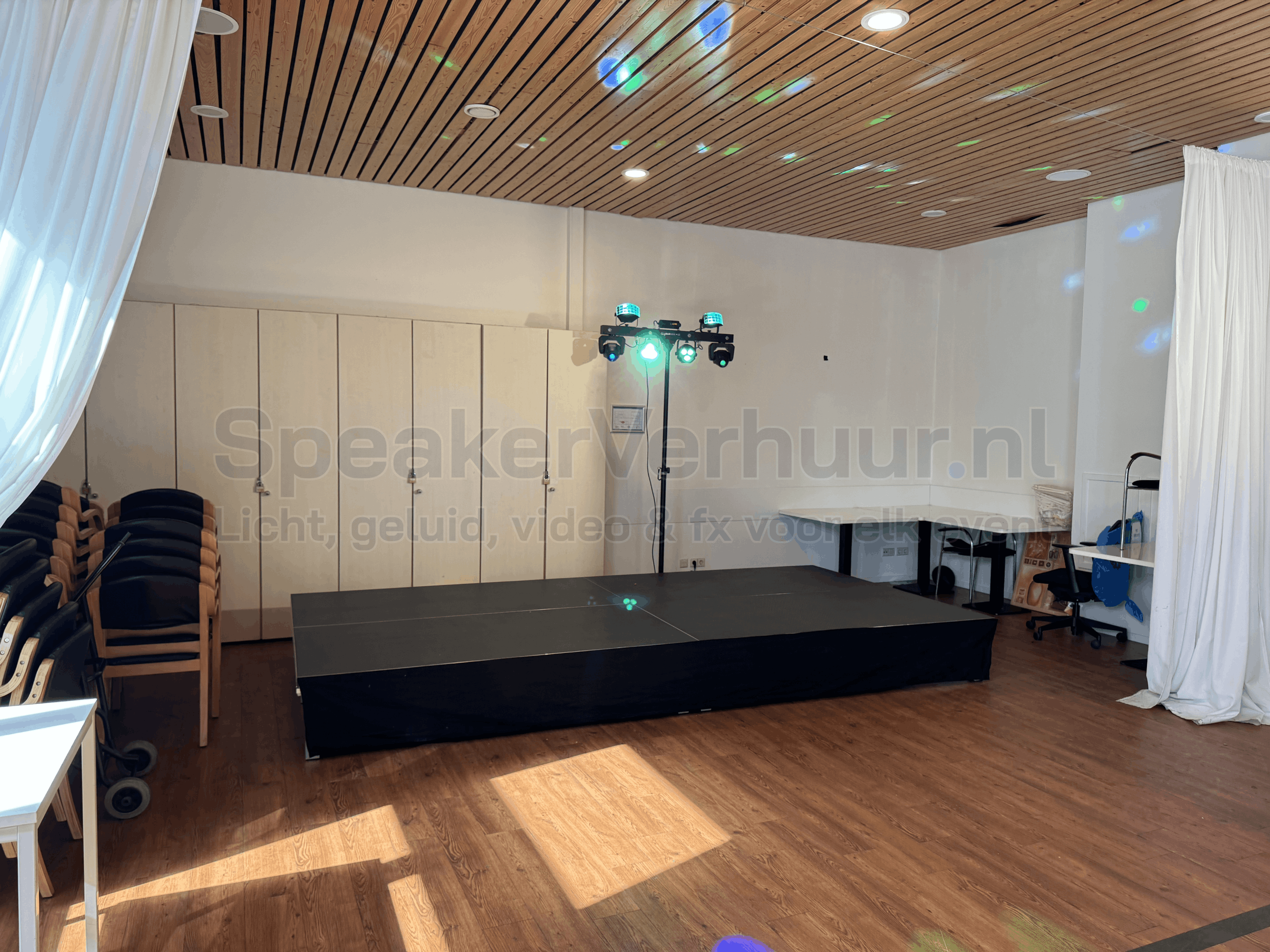 Podium huren voor feest, DJ, optreden, bruiloft en evenement