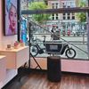 LD Systems Stinger 12A G3 actieve speaker gecombineerd met een rookmachine voor een complete feest- en evenementbeleving.