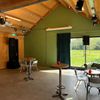 LD Systems Stinger 12A G3 actieve speaker tijdens een diner, bedrijfsborrel of evenement in een restaurant.