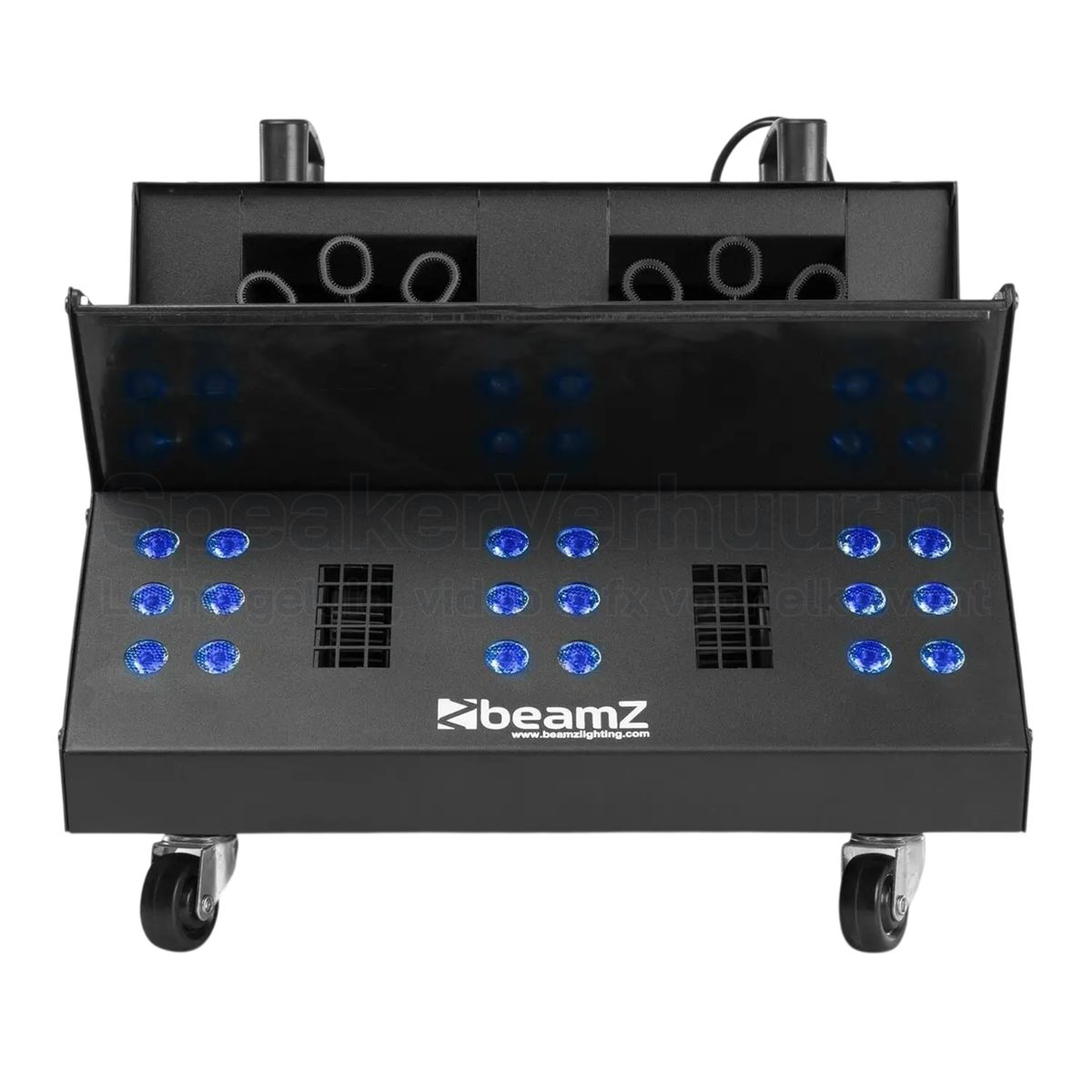 BeamZ SB2000LED voorkant huren | SpeakerVerhuur.nl Vooraanzicht van de BeamZ SB2000LED rook- en bellenblaasmachine met dubbele uitblaasopeningen en geïntegreerde LED-verlichting.