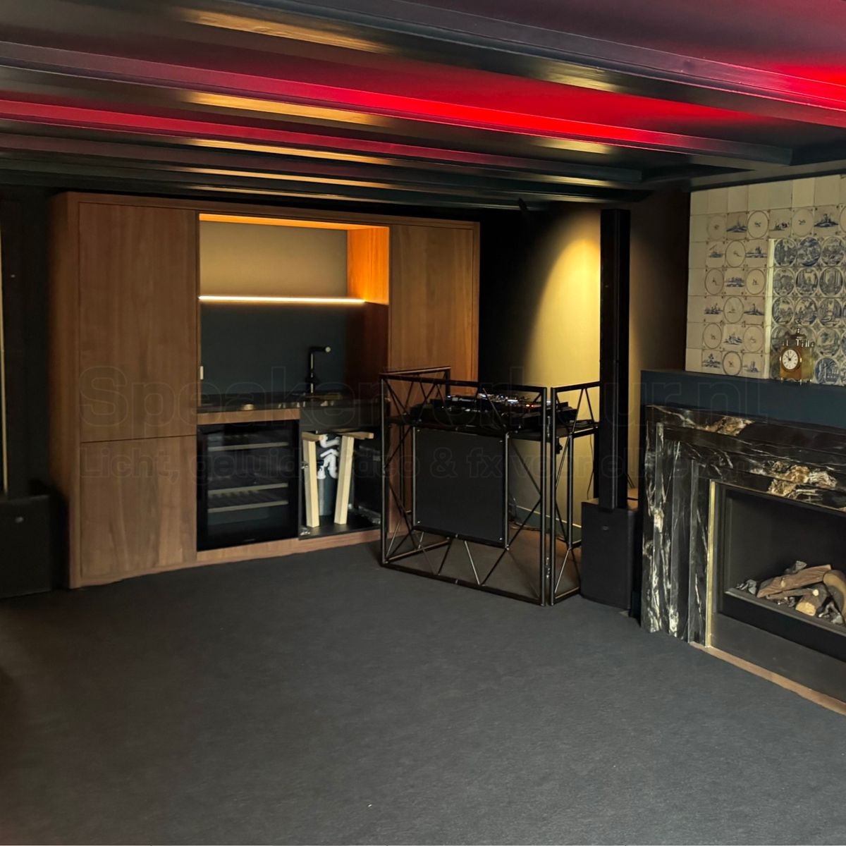 LD Systems MAUI 28 G3 voor huisfeest huren | SpeakerVerhuur.nl LD Systems MAUI 28 G3 actieve kolomspeaker voor een huisfeest met krachtig geluid en eenvoudig op te bouwen audiosysteem.