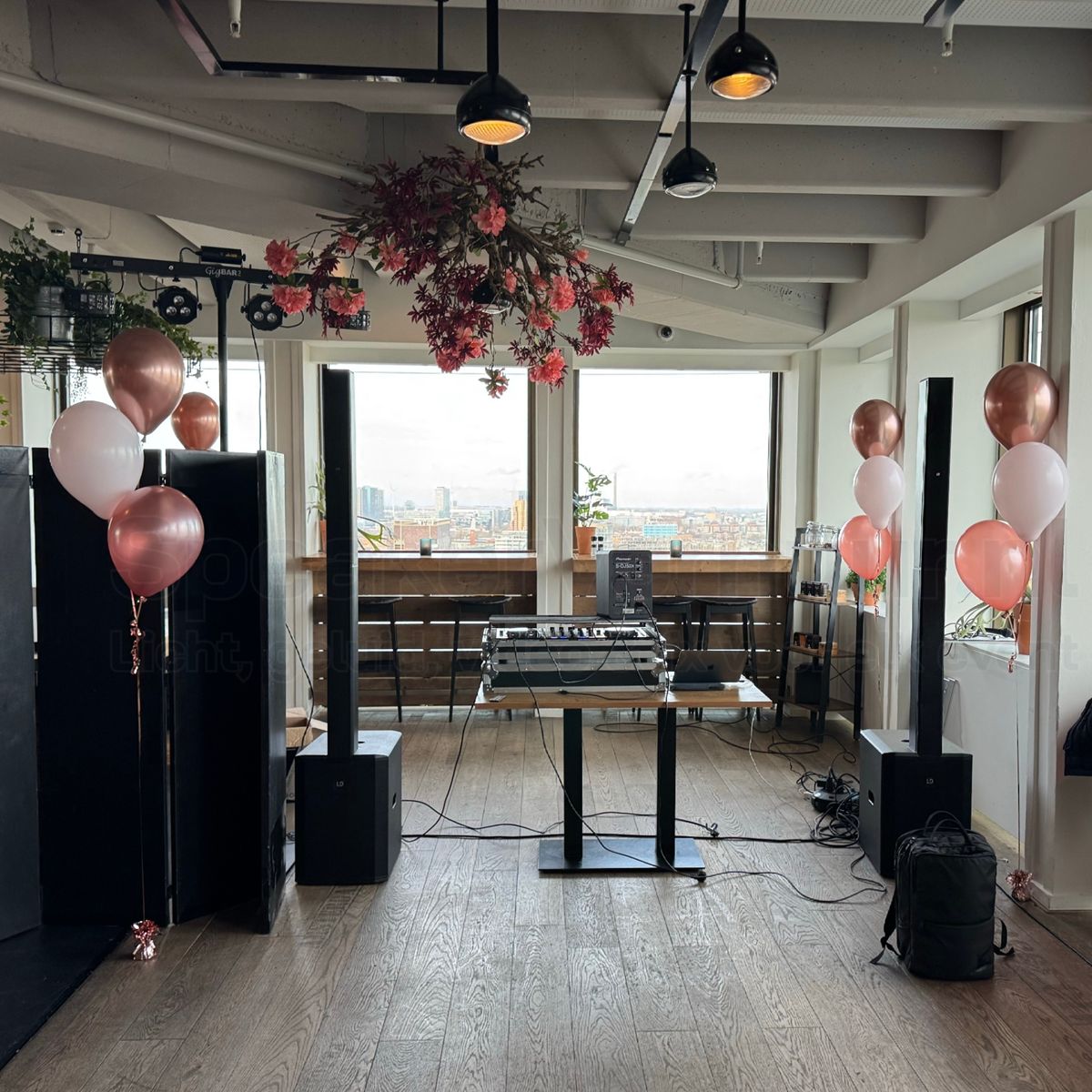 LD Systems MAUI 28 G3 voor kinderfeest huren | SpeakerVerhuur.nl LD Systems MAUI 28 G3 actieve kolomspeaker voor een kinderfeest met muziek, spelletjes, karaoke en entertainment.