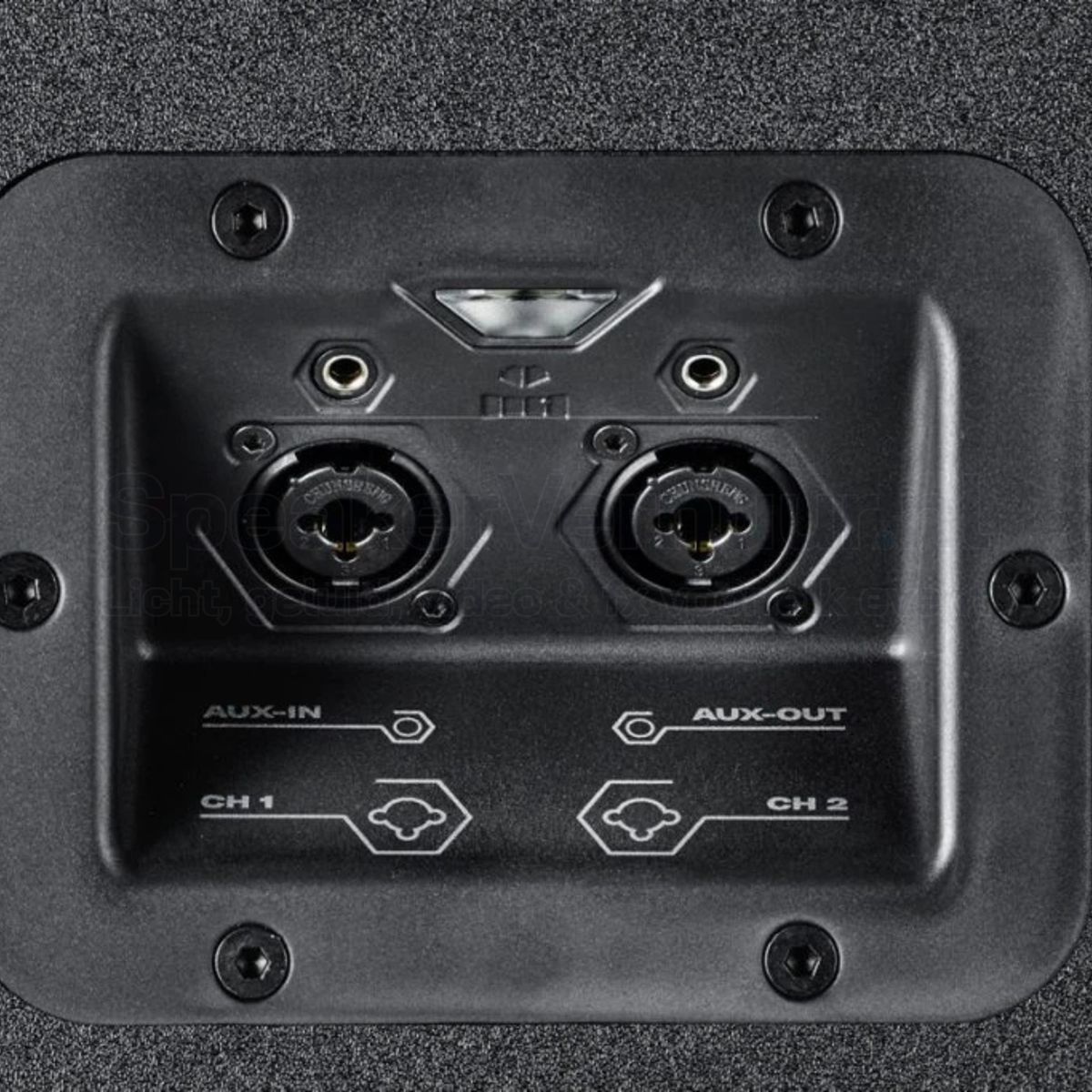 Aansluitingen van de Soundboks 3 met XLR-, jack- en AUX-ingangen voor microfoons, DJ-apparatuur en andere audiobronnen.