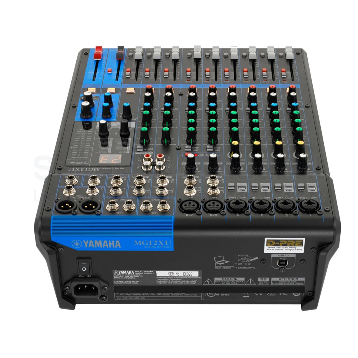 Aansluitingen van de Yamaha MG12XU met XLR-, jack- en RCA-ingangen, USB-interface, AUX-uitgangen en +48V fantoomvoeding.