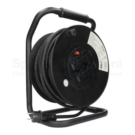 Kabelhaspel 40 meter IP44 3x2,5mm² huren | SpeakerVerhuur.nl Kabelhaspel van 40 meter met IP44-bescherming en 3x2,5mm² stroomkabel huren voor het veilig aansluiten van verlichting, speakers, podiumapparatuur en andere elektrische installaties binnen en buiten tijdens evenementen en producties.